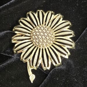 Vintage Sarah Coventry Daisy Mae Sunflower Brooch Pin Gold Tone